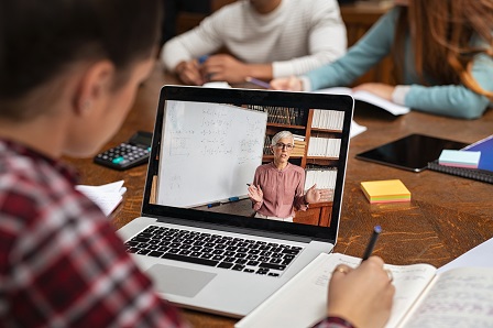 Zwischen Klassenzimmer und Computer: So gelingt der Spagat geva-Blog
