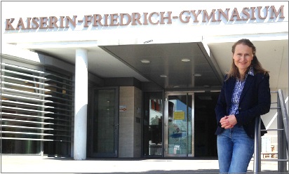 Christiane Barop führt den geva-test am Kaiserin-Friedrich-Gymnasium durch